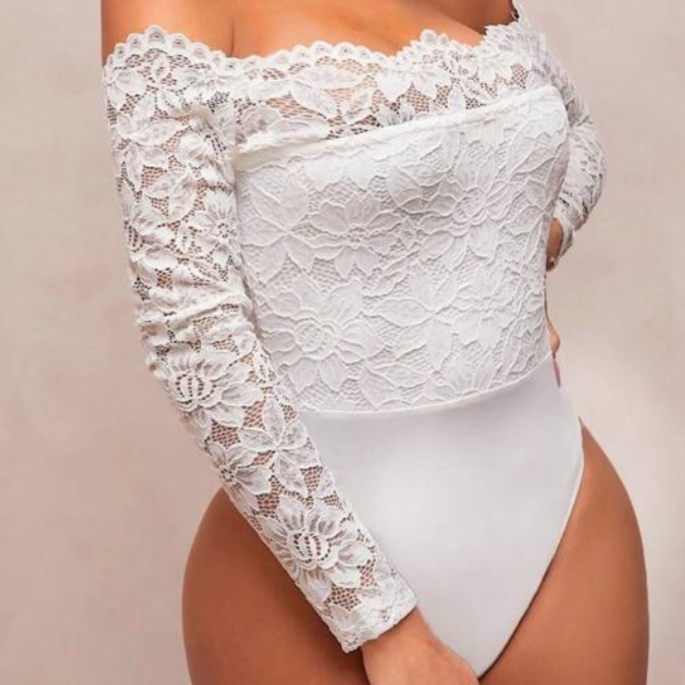 Elegant White Lace Off-Shoulder Bodysuit - Picture 4 of 7